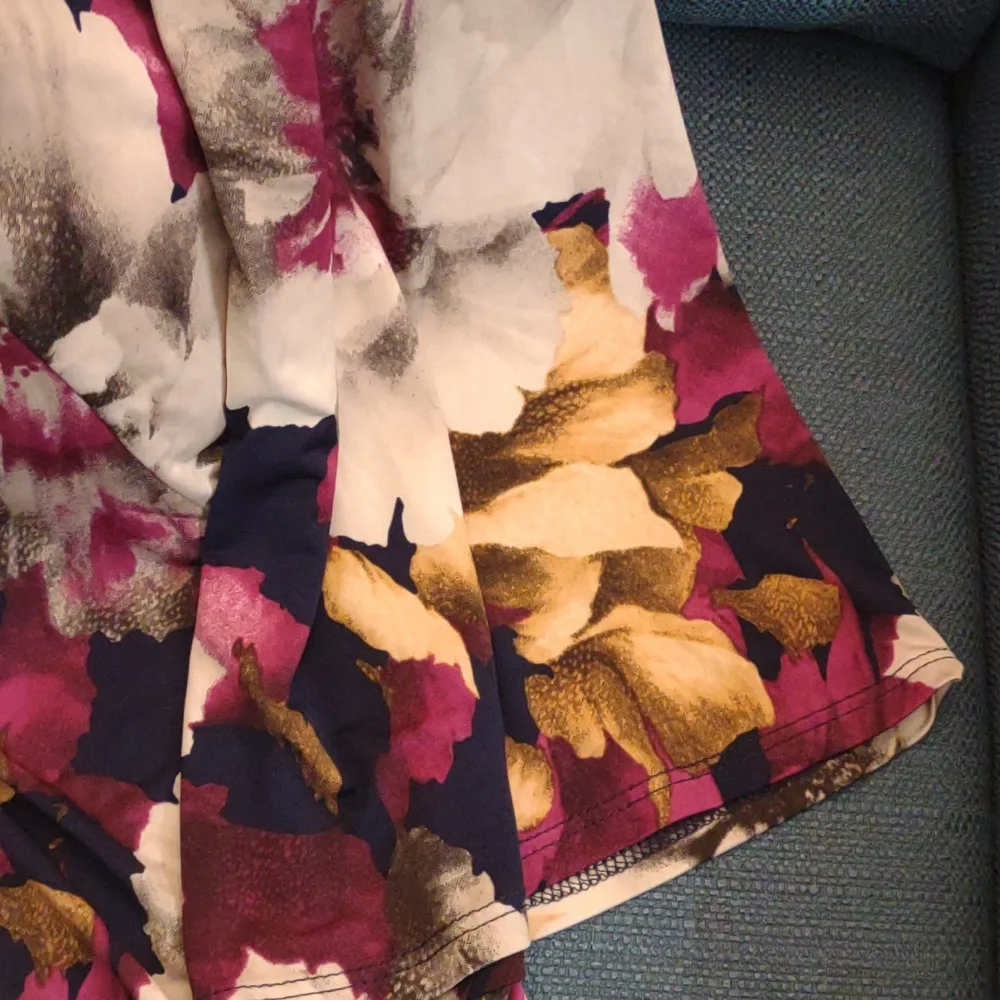Venus dress medium - Picture 4 of 9